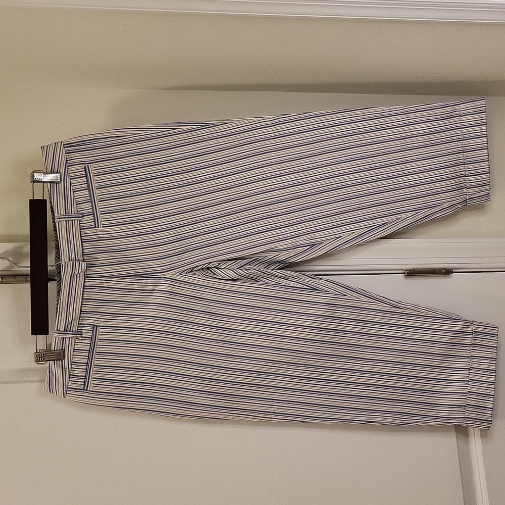 Villager/Liz Claiborne Capris Size 12.